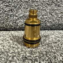 Deante Przełącznik natrysku do baterii wannowej Curcuma 2.jpg