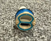 Deante Przełącznik funkcji z dociskiem do baterii ALPINIA BGA 017 M 2.jpg