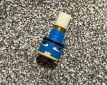 Deante Przełącznik funkcji z dociskiem do baterii ALPINIA BGA 017 M.jpg