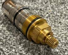 Deante Głowica termostatyczna do baterii ALPINIA 2.jpg