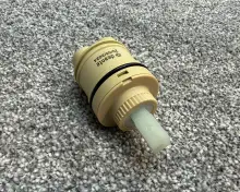 Deante Głowica ceramiczna fi 40 wysoka z oringiem górnym.jpg